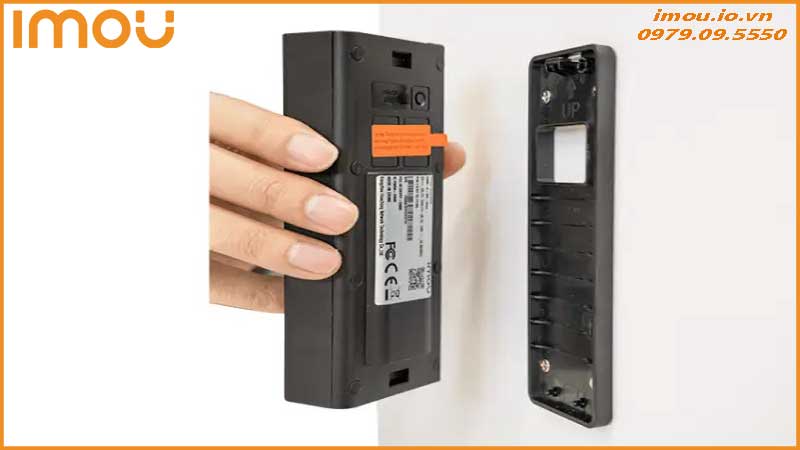 Cách dùng pin dự phòng cho chuông cửa Imou DB60