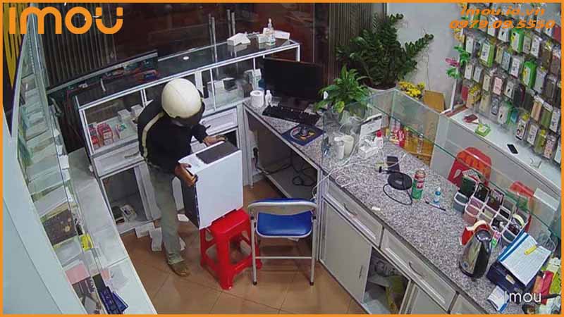 canh-sat-hinh-su-su-dung-video-tu-imou-de-truy-vet-vu-trom-dien-thoai
